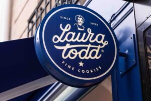 laura-todd